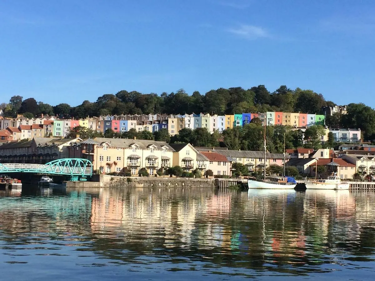 Chacao Apartment Bristol United Kingdom